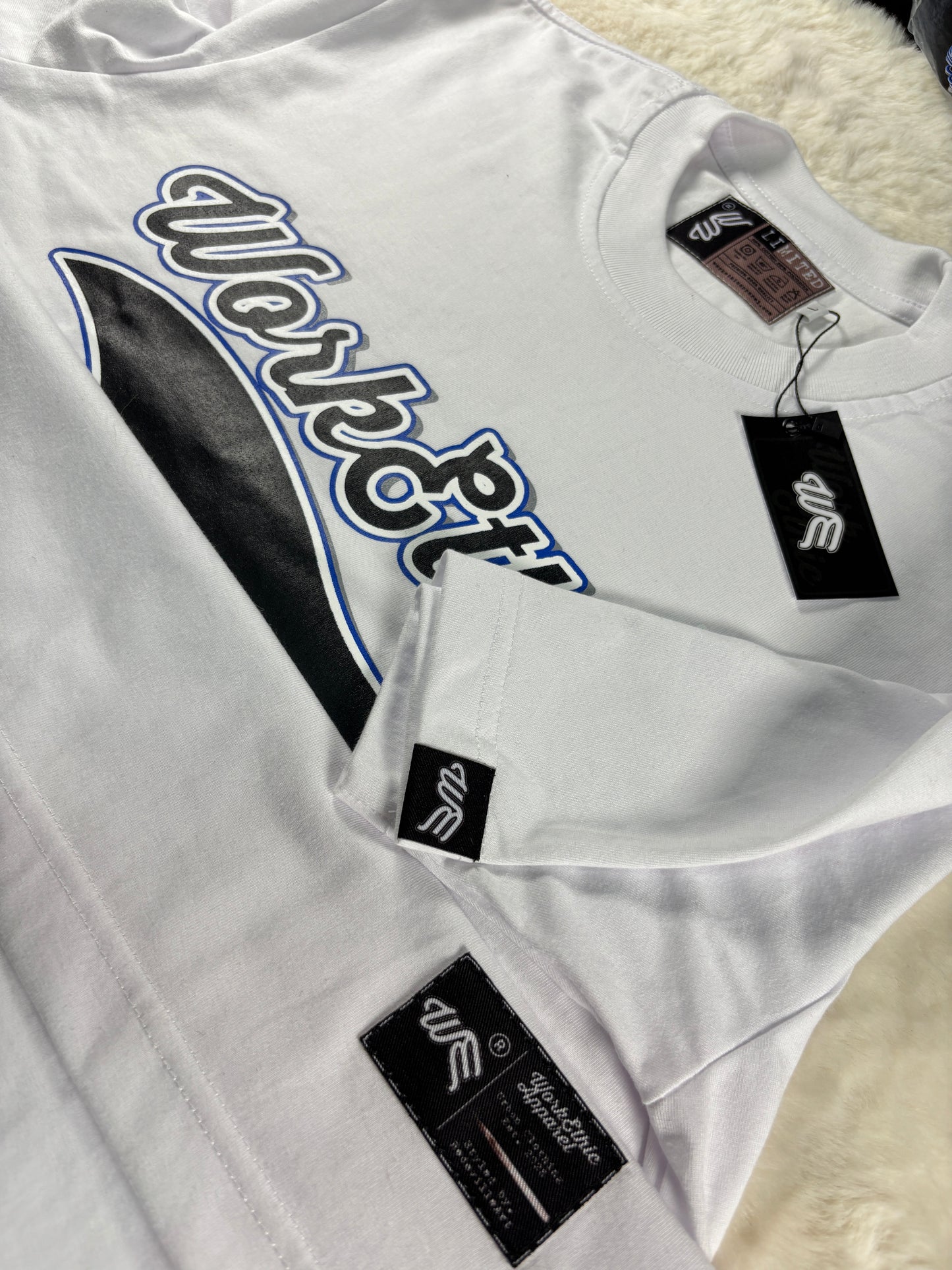 Signature Flow White